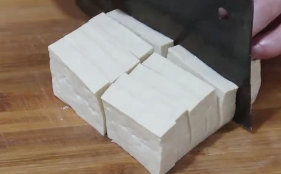 豆腐|豆腐最美味的吃法,鲜香美味,外酥里嫩,端上桌就被大家吃完了