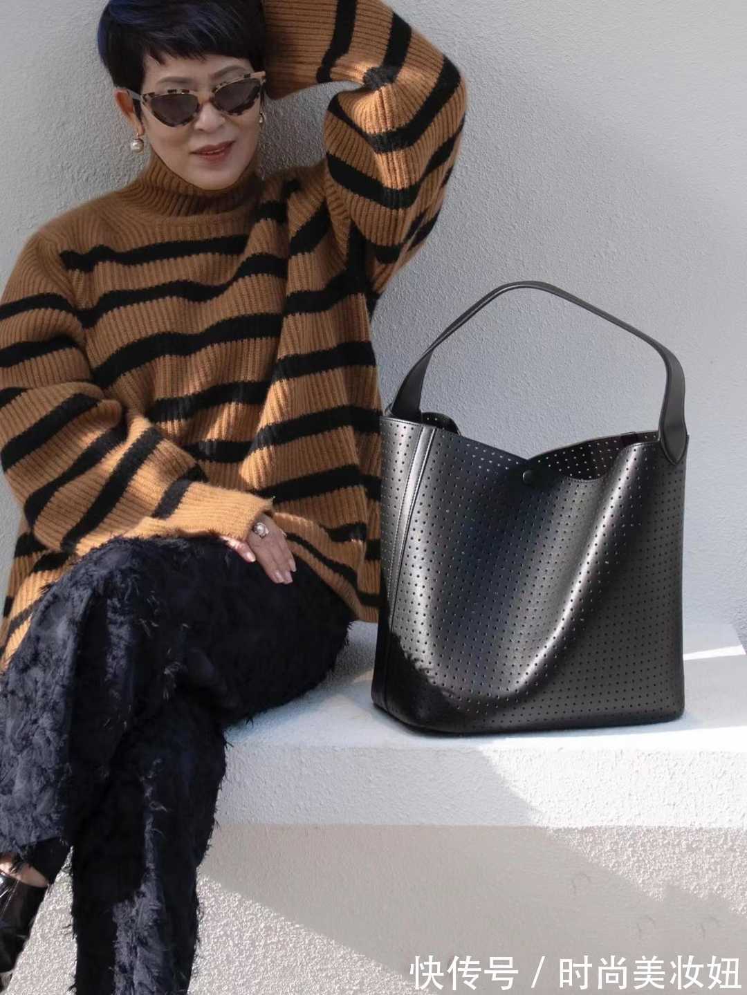 女性们 毛衣如何穿更“显贵”?看这位60岁奶奶的日常穿搭,高级又减龄