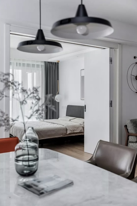 折叠门|装修时房门别装单开门了,他家这么设计,让全屋瞬间放大一倍