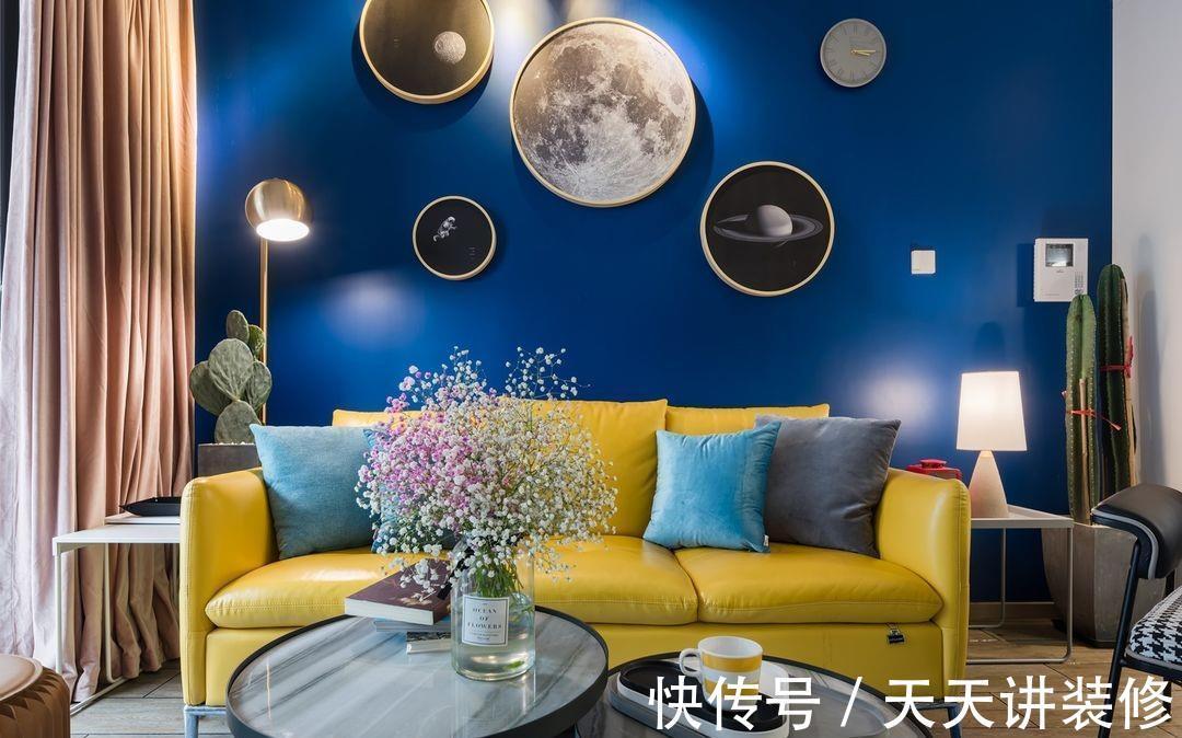 小星球|克莱因蓝加上亮丽黄，撞色的设计更为独特，满足我们对新家的设想