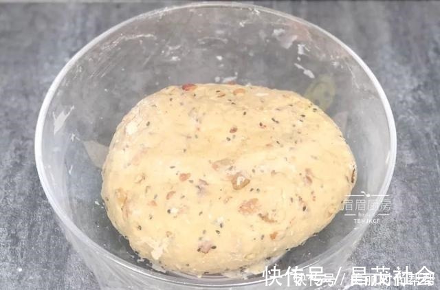 红糖|女人要想皮肤好，光吃红枣可不行，早餐多吃它，美白祛斑又水灵！