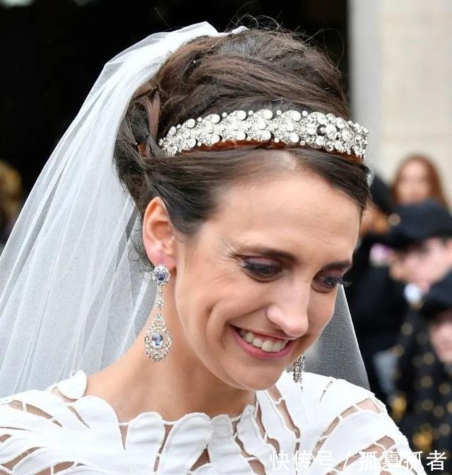 吊坠&那么重的耳环为什么却成为了王室女性的最爱!