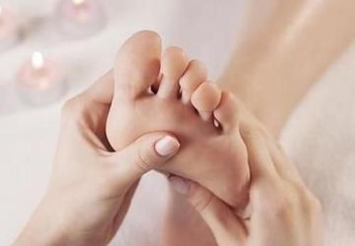 脚背|女人老不老,寿命长不长,看脚就知晓?你的脚有这3个特征吗?