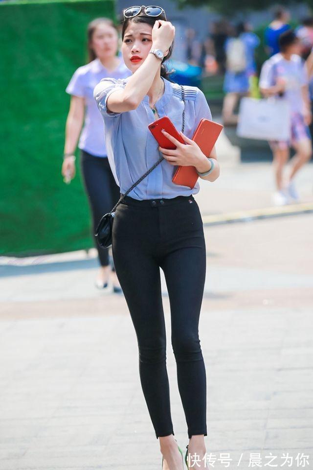 紧身 -紧身打底裤美女，凸显出完美的身材比例，还有种女神的魅力