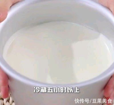 饼干|免烤箱，少女心爆棚的樱花慕斯蛋糕