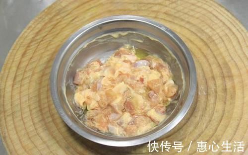 厨师长教你“宫保鸡丁”又嫩又滑技巧，学会了不用出门在家就能做