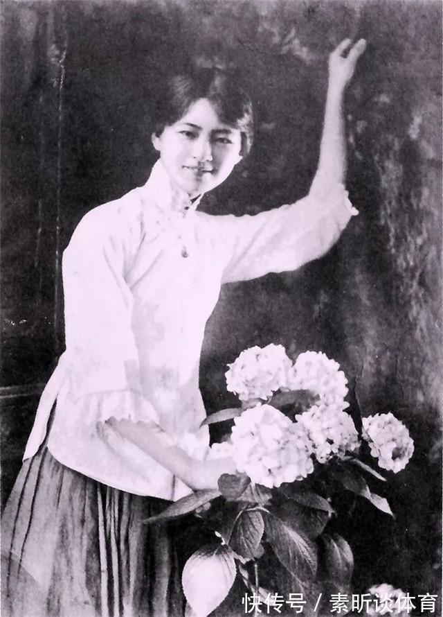 沈从文@徐志摩身死,林徽因疯抢《康桥日记》,沈从文:她躲过了一场祸乱