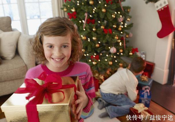 豆豆|走到小区门口,妈妈忙捂住孩子眼睛,知道真相后网友直呼学到了