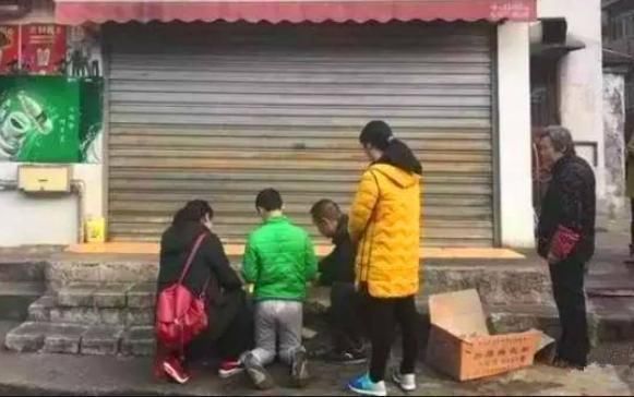 王大妈|“孩子喝你一口奶茶有什么”,奶奶护娃心切,女孩我有肺结核