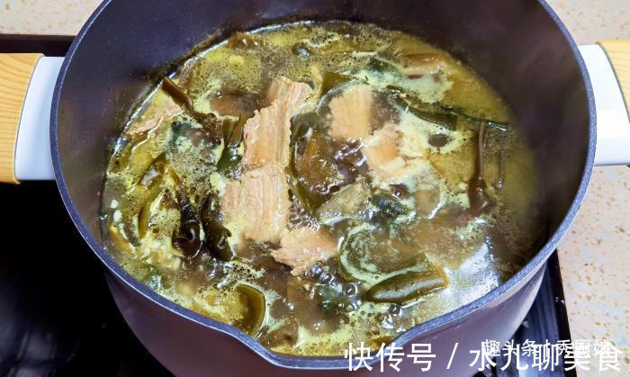 秀厨娘|此食材市场遇到我就买,才6元1斤,营养很全面,炖汤喝鲜美又滋补