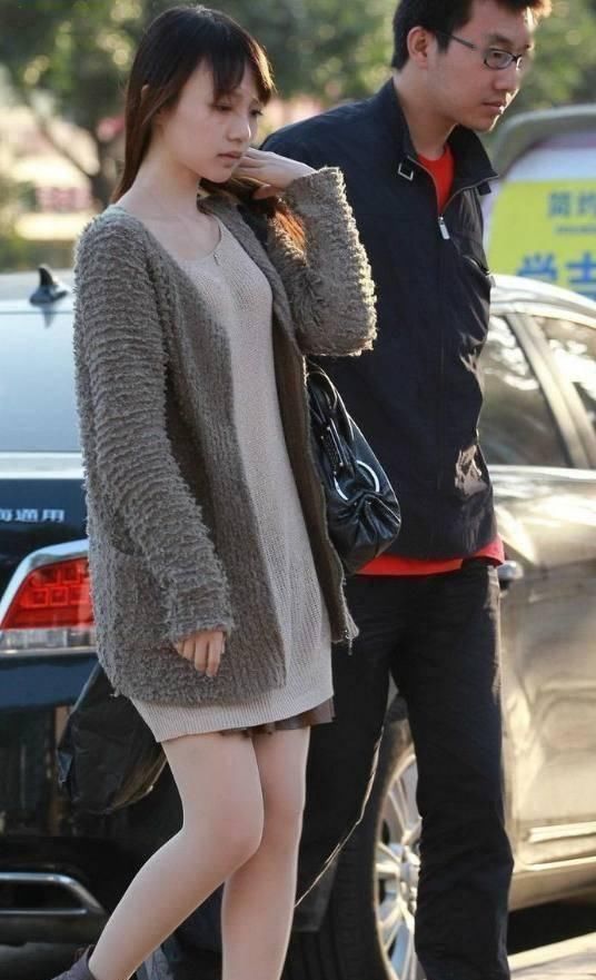 时尚|街拍:个性女神风范的小姐姐,穿着好看时尚有气质