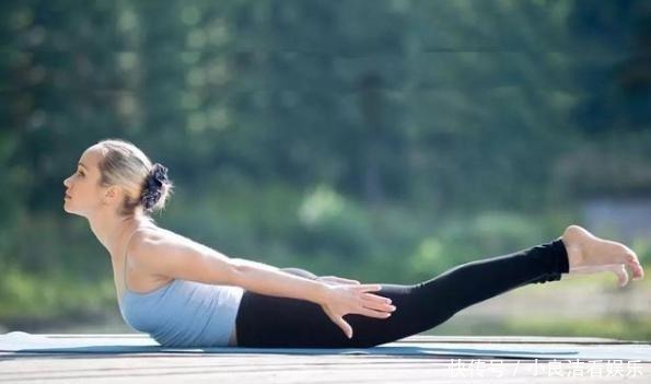 左腿|瑜伽对于改善背部赘肉有帮助，建议改掉坏习惯，坚持这四个动作