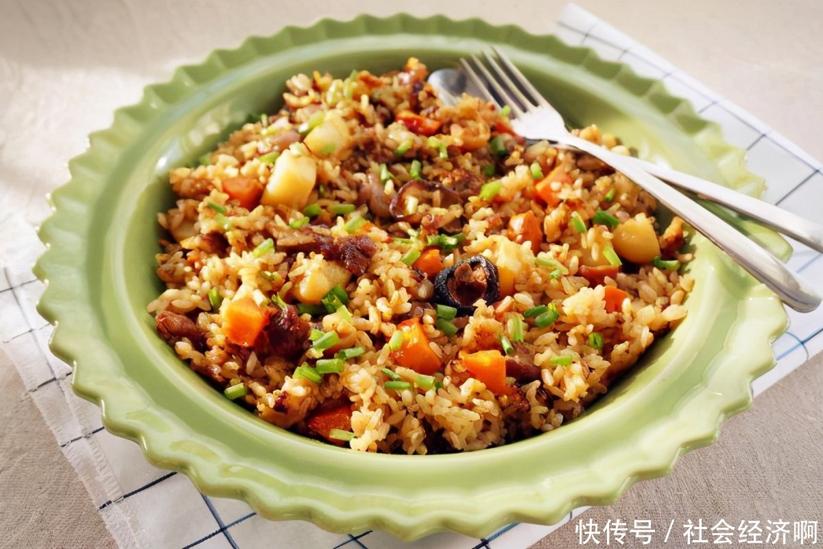 女性想要身体好推荐常吃3种美食，补充营养，延缓衰老，好处多多