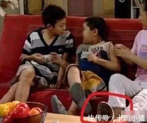 |搞笑的穿帮镜头:金光瑶假发贴,聂远龙袍,口袋装手机太过分