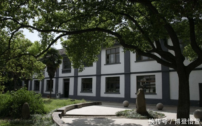 自杀|戴望舒自杀威胁,换来雨巷姑娘几句承诺,最终却败给了推销员