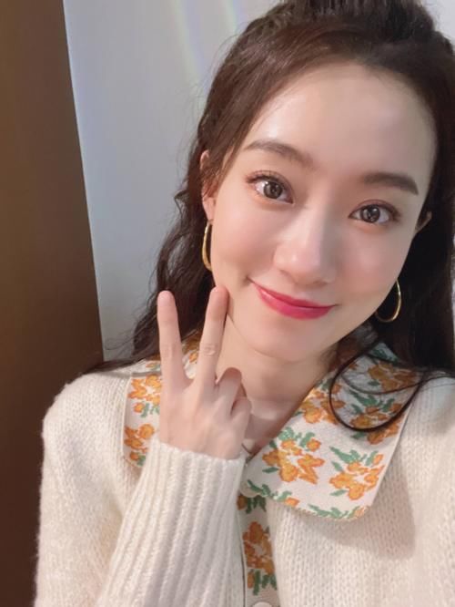 珠宝再贵终须人佩，走过低谷和狼狈总有一件珠宝陪你绽放