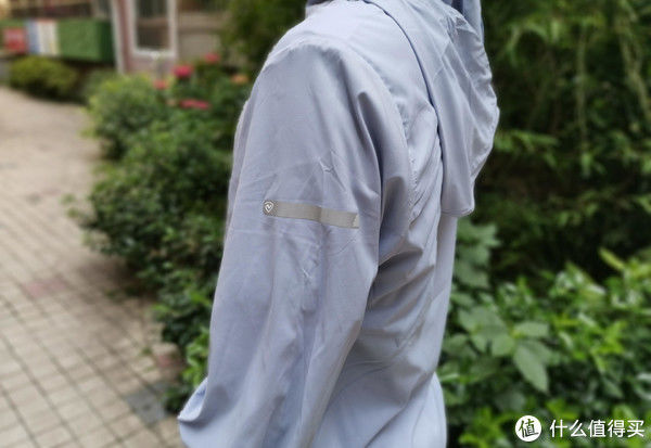 防晒霜|谁说户外运动就会变黑？诺诗兰防晒蝉翼防晒衣呵护你的皮肤