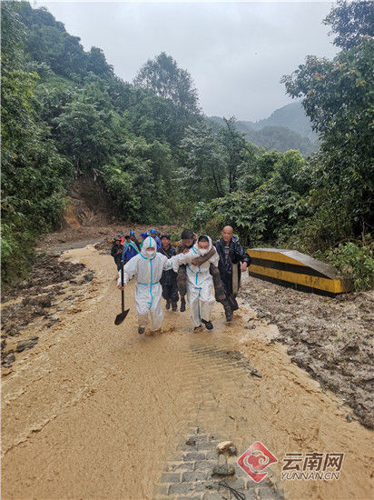 泥石流|暴雨突袭引发泥石流 云南畹町边检站成功营救被困群众