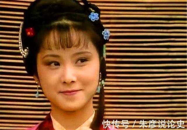 丫鬟#端午节的晚上,晴雯拒绝陪宝玉洗澡,拉开了悲剧人生的开始