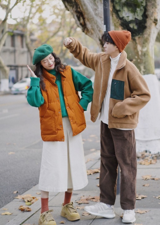 半身裙|冬天穿衣没思路?看看这5组情侣默契穿搭,高阶秀恩爱