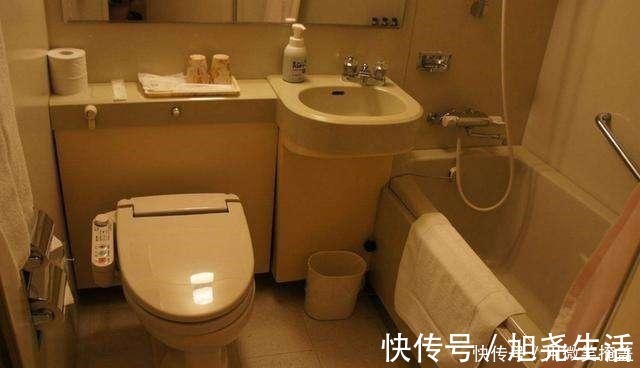 坐便器|参观日本卫生间的设计，一进门就看愣了，不得不说太人性化了！