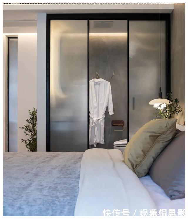 主卧|mc：吊打正版的盗版MC？超真实物理引擎，拒绝浮空树