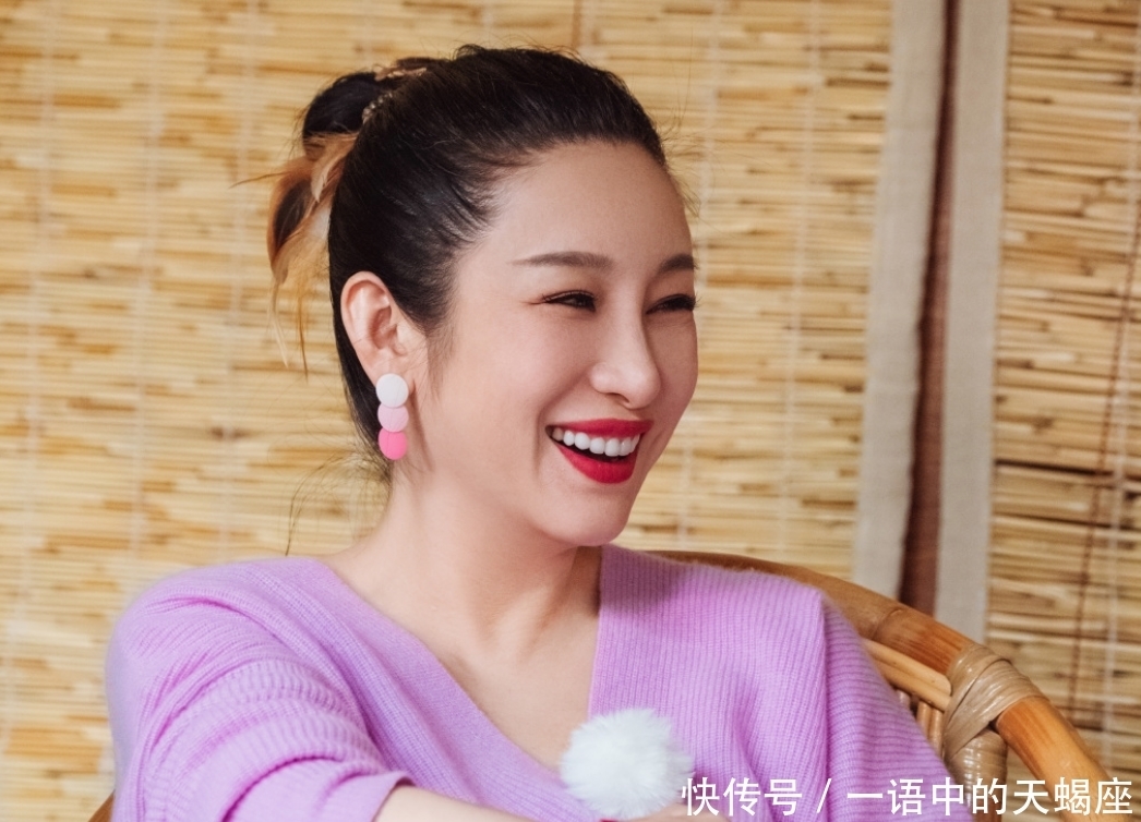 张翰|秦海璐吃大碗米饭不算啥,饭桌上大口吃虫子引热议,张翰当场愣住