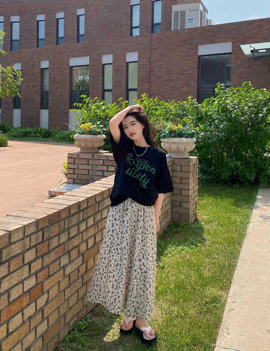 曲线|半身裙的N种搭配方法，简约大气又高级，实用性强