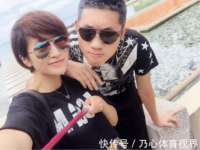 女运动员|许昕老婆久违“露脸”,穿T恤颜值不输明星,曾是国乒美女运动员