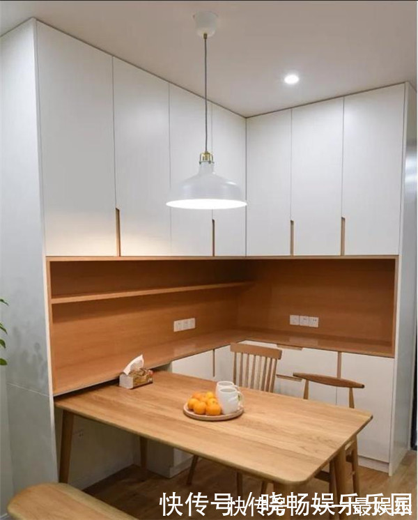 镂空柜|老公非要给厕所装“两个门”,我很不理解,完工后发现他真有远见