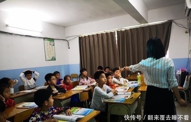 学习成绩|“请倒数第一名家长发言”，孩子妈妈高情商回答，让老师脸红道歉