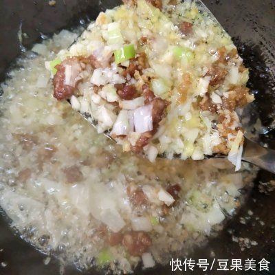 家常菜|#巨下饭的家常菜#一勺辣酱干掉一碗饭-蒜蓉肉沫香菇辣椒酱