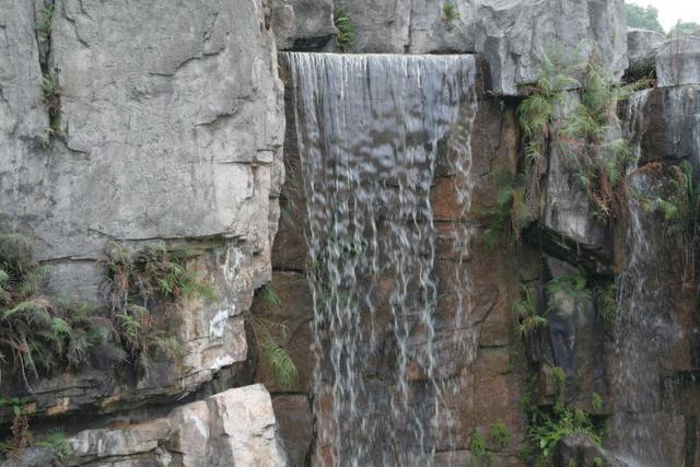 瀑布|如果你也拥有一个院子,面积再小也要做个水景,潺潺流水潇洒惬意