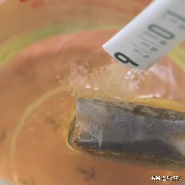 喜茶出单最慢的饮品想喝排队到哭，教你一招，在家10分钟搞定！