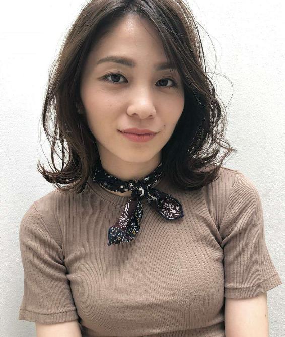 脸型 五十岁女人要避开三款发型,第一款显老,第二款显胖,第三款显黑