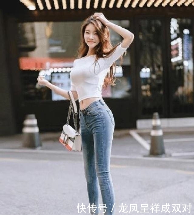 苗条|牛仔裤让女人更有格调,显年轻更时髦,女人味十足