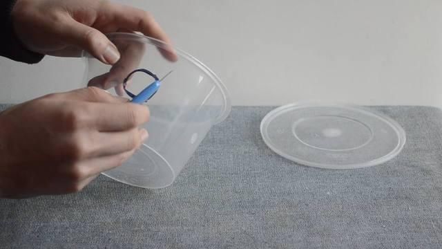 圆形打包盒你还舍得扔掉吗?放在卫生间太有创意了,省钱又实用