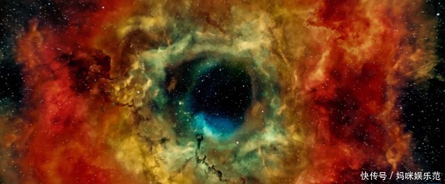 宇宙的形状是什么？是平的还是球形状的？