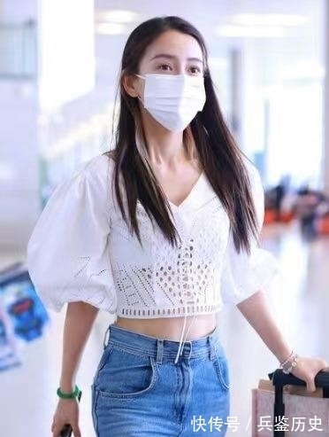 女团成员|Baby真懂往“嫩”了去打扮,发色挑染穿露脐装,还以为女团成员呢