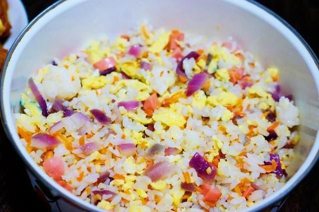 晒晒一家三口的晚餐，20分钟做好，好吃又营养，家人爱吃身体棒