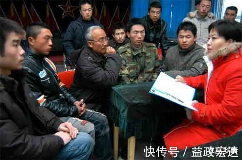 宅基地|领取宅基地产权证时，这3个方面农民要特别注意，确认无误再签字，以免吃亏