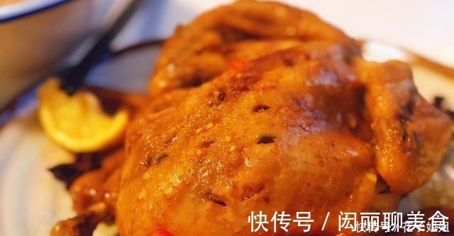 调料|电饭煲也能做烤鸡,鸡肉鲜嫩多汁,香软脱骨,味道不比买的差