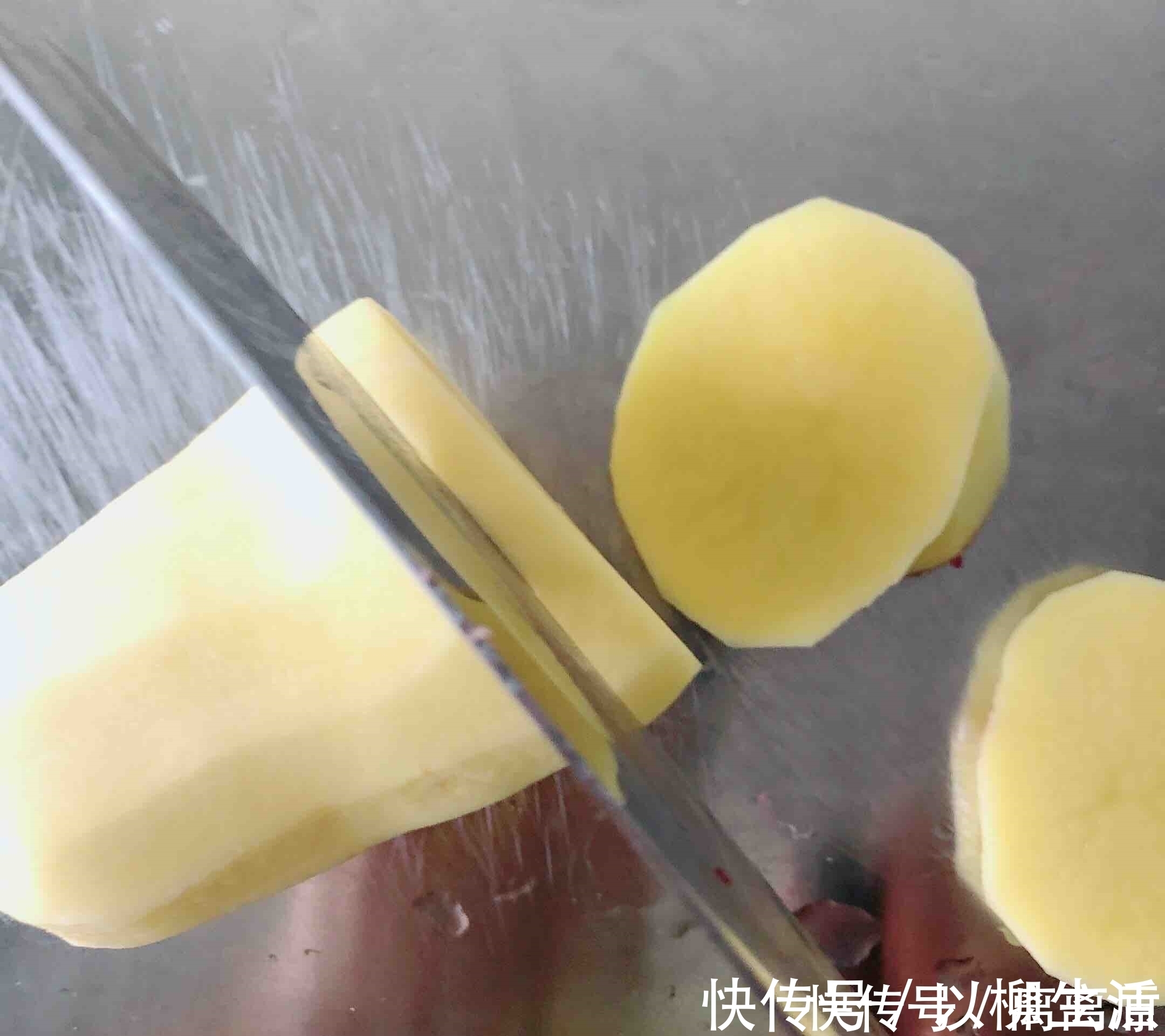 土豆|这菜是“碱性食物”,女人常吃,嘴巴不臭,头发变黑,皮肤变嫩了