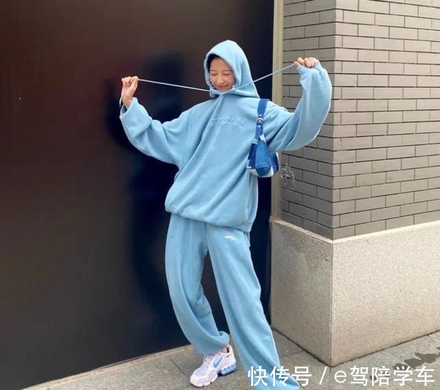 华莱士 说要给女神买这双鞋,她竟然主动给了我电话和地址……!