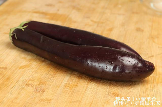 茄子新做法,不油炸不红烧,香甜开胃,每次都不够吃