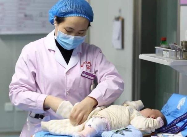 家长|家长最不愿意女儿选择“这3专业”,看似光鲜亮丽,实则满是辛酸!