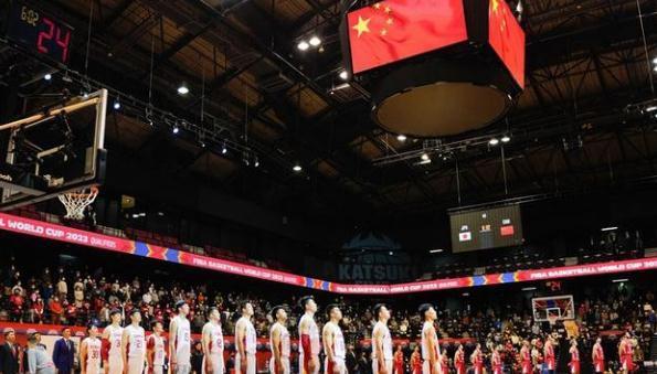 中国队|不能全靠郭艾伦！杜锋对张镇麟提出新要求，国家队12人重新洗牌