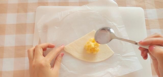 苹果派|宅在家里做一个香甜苹果派,简单又好吃,开启苹果新吃法