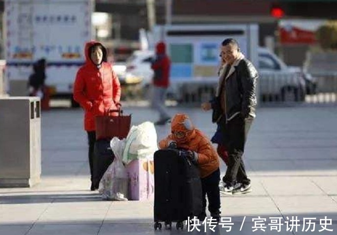 家长|和爸爸火车站走散后,4岁儿子“神操作”征服众人,网友不如他