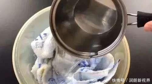 毛巾脏别用肥皂洗,教你一个妙招,多脏多旧的毛巾洗完跟新的一样
